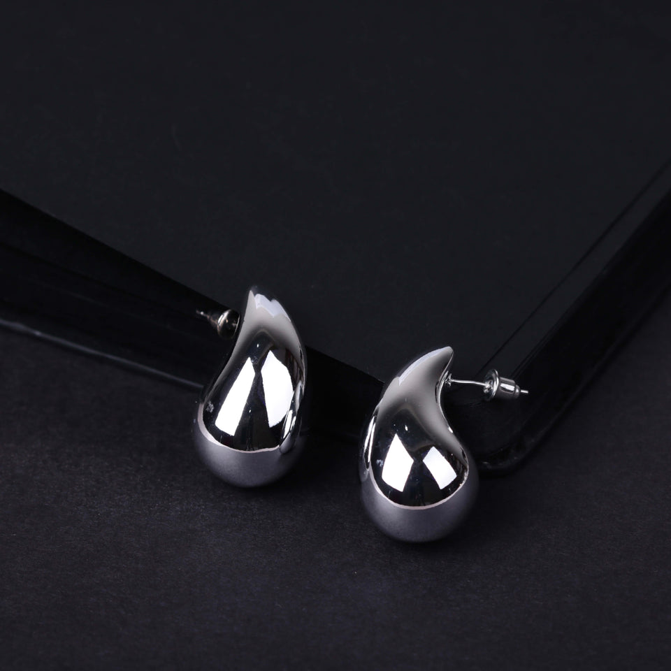 TEAR DROP SILVER EARRING